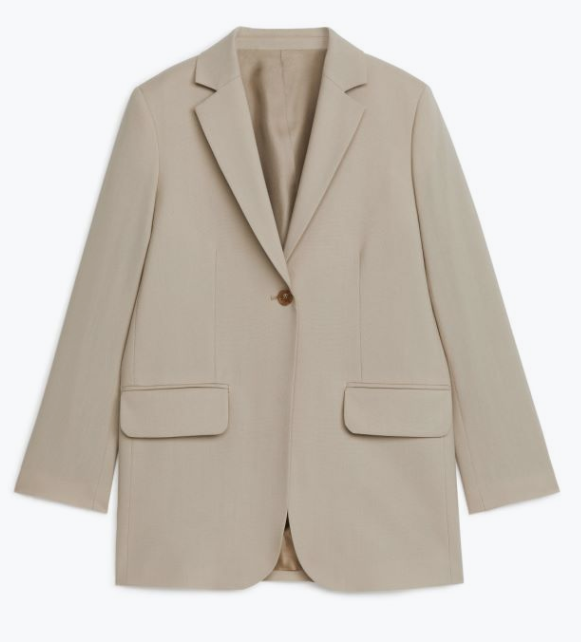 Arket: il brand scandinavo che conquista il mercato italiano con eleganza e sostenibilità